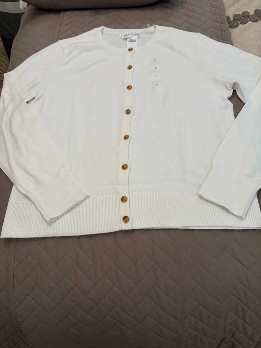 GAP Snowflake Milk Cardigan Sweater/NWT/L - Picture 10 of 16